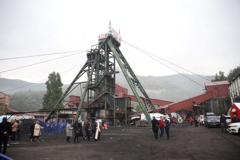 Bakan Bilgin, Madendeki Patlamada Hayatını Kaybeden İşçilerin Cenaze Törenlerine Katıldı