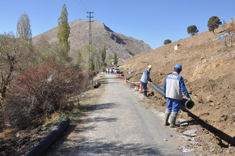 KASKİ, Sarız İlçesi Kıskaçlı Mahallesinde Kanalizasyon Sorununu Çözdü