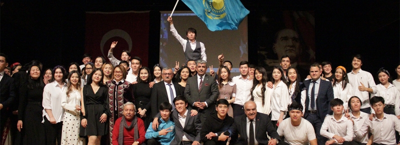 KAZAKİSTAN’IN BAĞIMSIZLIK GÜNÜ ÇOŞKUYLA KUTLANDI