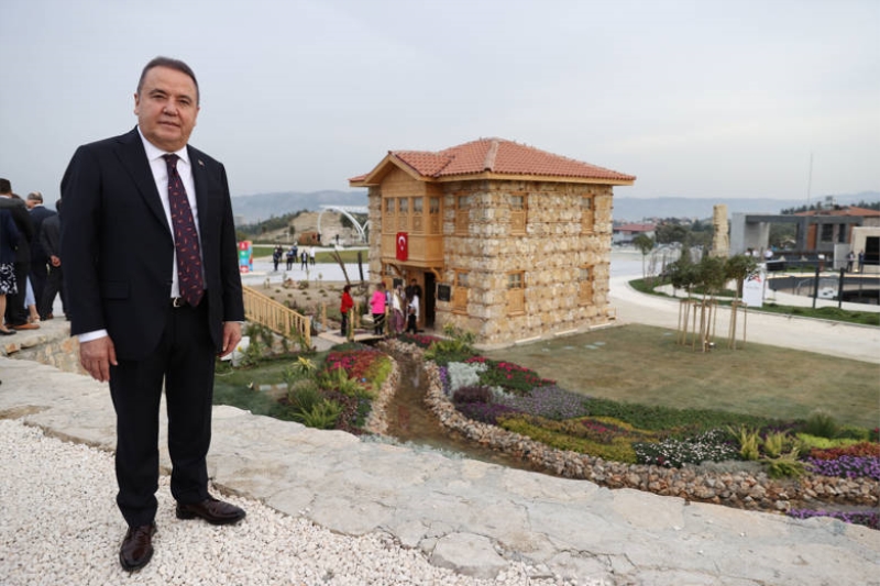 Hatay Büyükşehir Belediye Başkanı Doç. Dr. Lütfü Savaş, Antalya Bahçesini Tanıttı