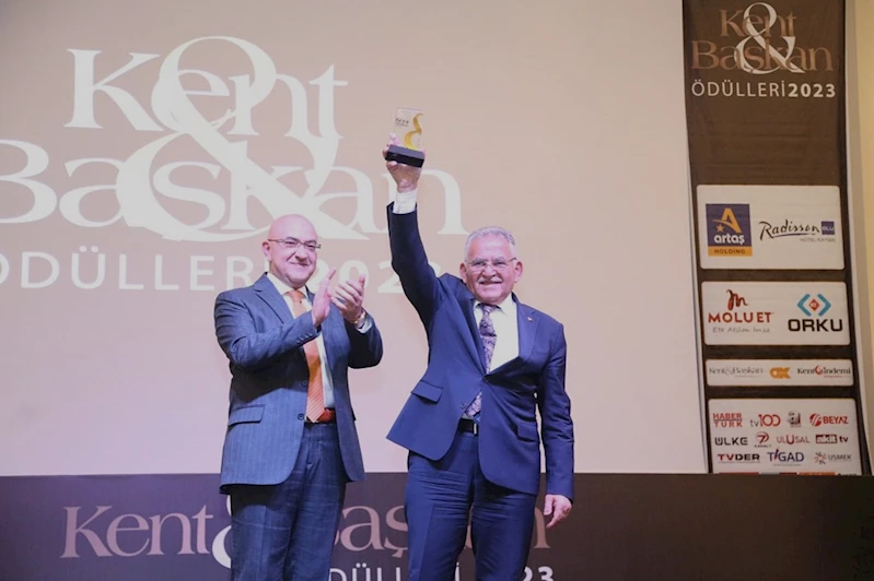 Büyükkılıç’a, İç Anadolu Bölgesi’nin En Başarılı Belediye Başkanı Ödülü