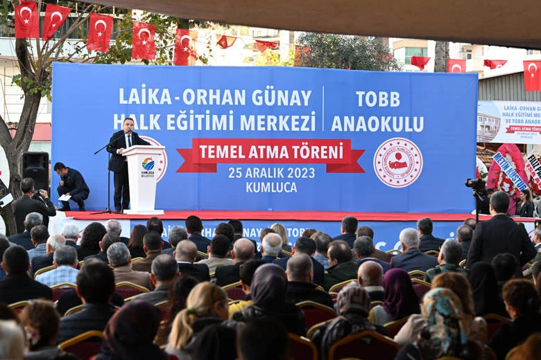 Başkan Böcek Kumluca Atatürk Stadyumu’ndaki çalışmaları inceledi