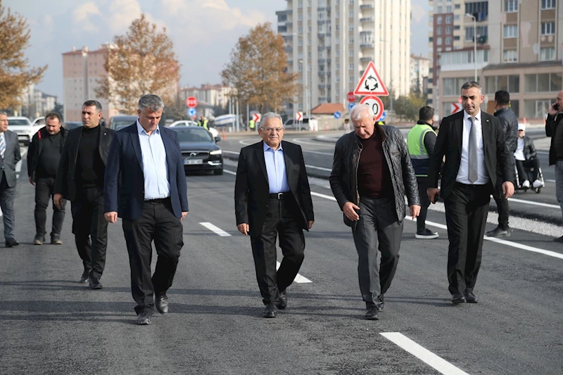 Başkan Büyükkılıç, OSB’ye Ulaşımda Nefes Olacak Yeni Yolu Trafiğe Açtı