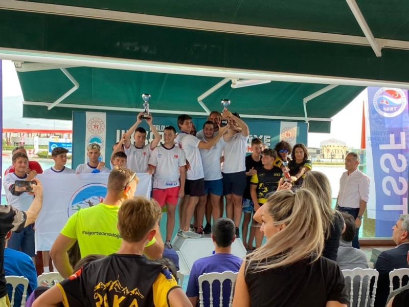 Büyükşehir’in Su Kayağı Takımı Türkiye şampiyonu oldu
