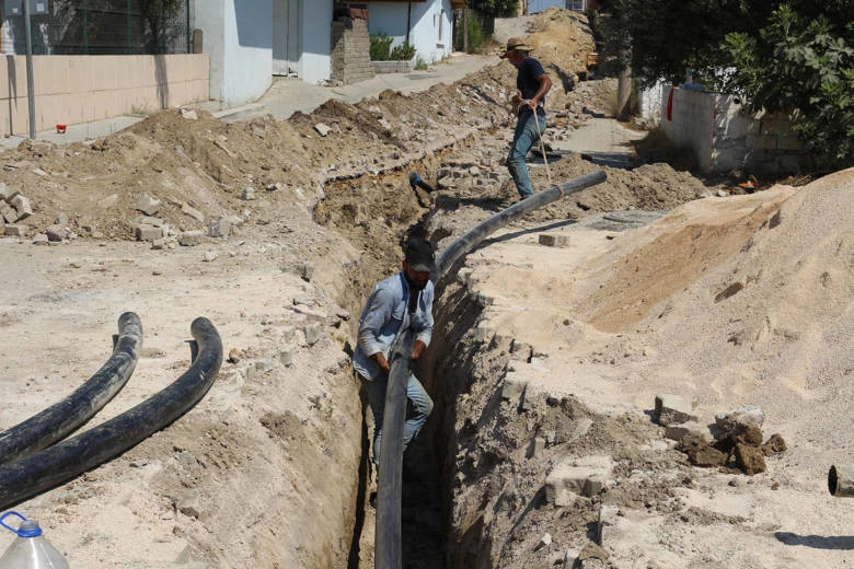 Serik’te iki mahallenin içme suyu hattı yenilendi