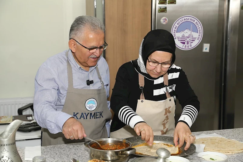 Başkan Büyükkılıç, Eşi İle Birlikte Mutfağa Girip, “Kayseri Yağlaması” Yaptı