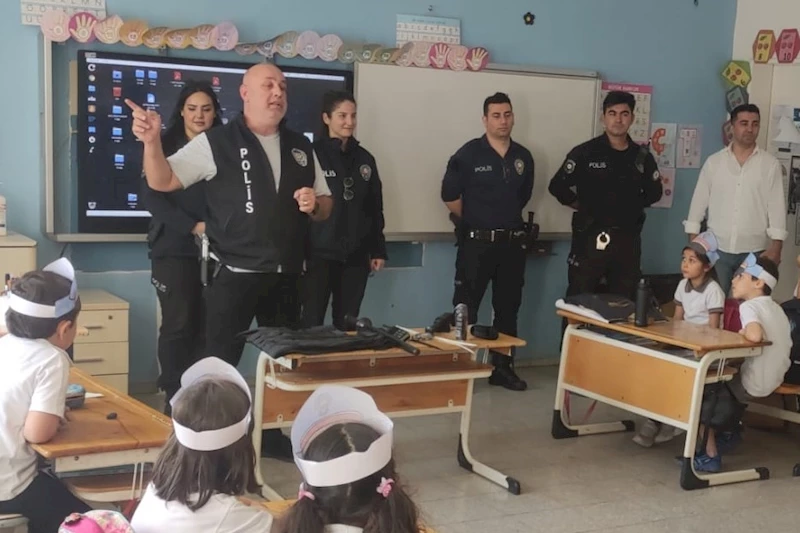 Polis Haftası Kapsamında Emniyet Mensupları İlkokul 1’inci Sınıf Öğrencilerine Polislik Mesleğini Sevdirdiler
