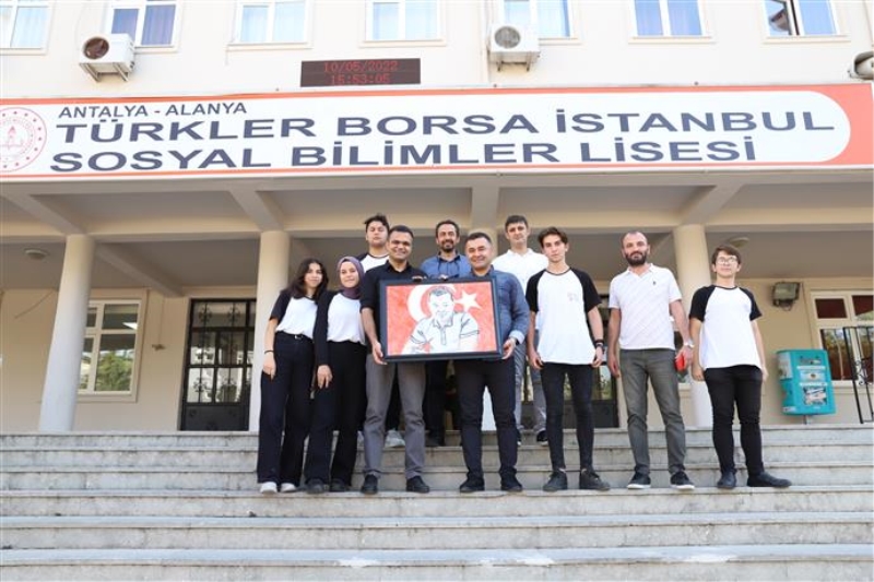 BAŞKAN YÜCEL ÖĞRENCİLERLE BULUŞTU