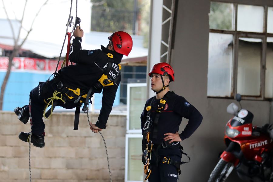 GENÇ İTFAİYECİLERE ÖNCE EĞİTİM SONRA OPERASYON