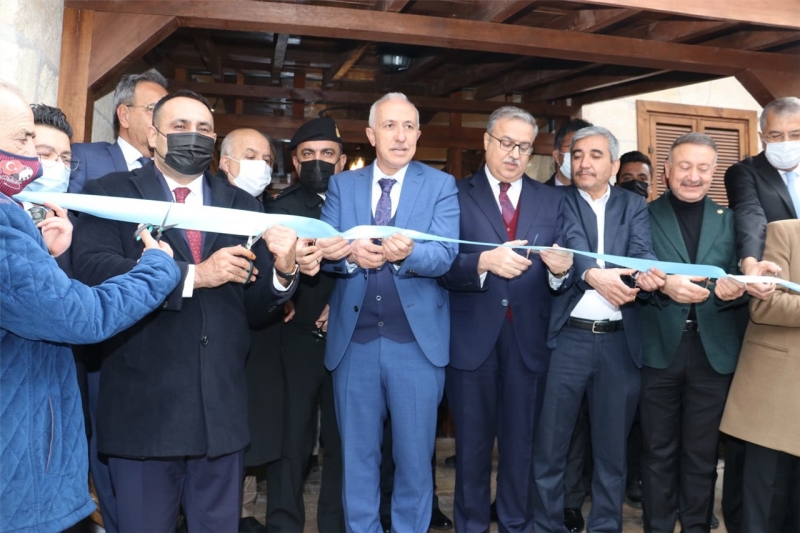 AKDENİZ BELEDİYESİ’NİN KENTE KAZANDIRDIĞI MERSİN’E İZ BIRAKANLAR MÜZESİ TÖRENLE AÇILDI