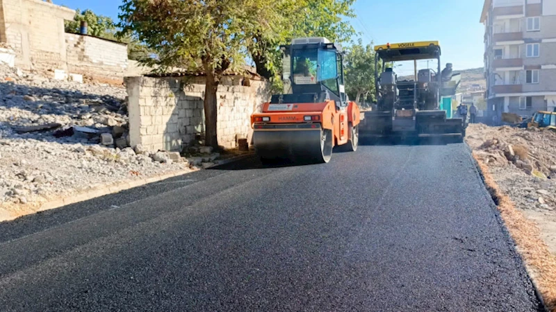 Büyükşehir, Pazarcık’ta Ulaşım Yatırımlarını Sürdürüyor