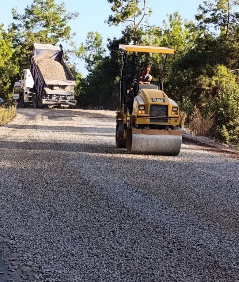 Alanya’da Bayırkozağacı, Güzelbağ ve Katı Atık Tesisi yolu asfaltlandı