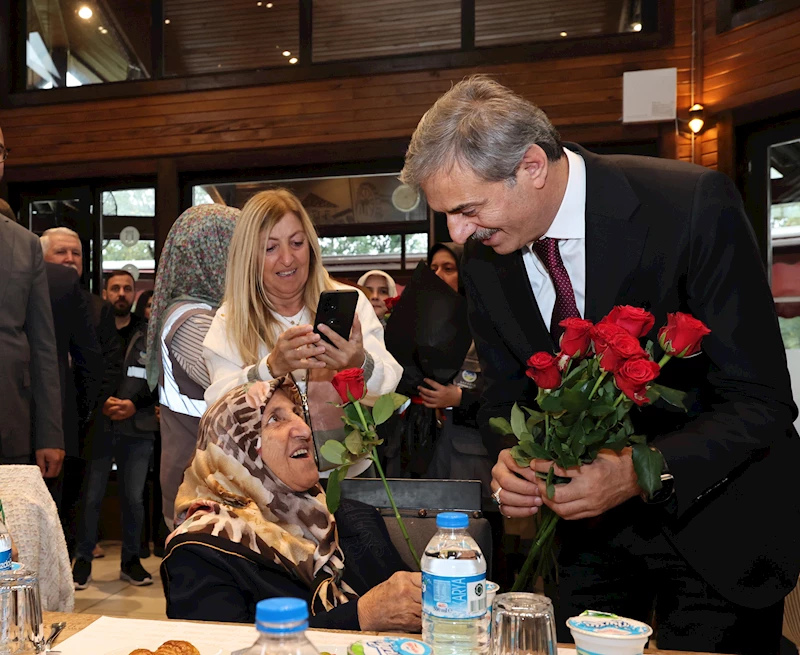 Yusuf Alemdar eli öpülesi büyüklerle kucaklaştı: “Sizlere hürmeti geleceğe miras bırakacağız”