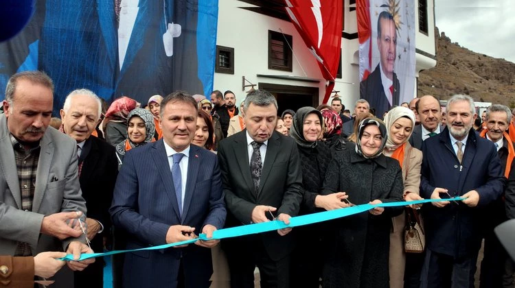 GÜMÜŞHANE BELEDİYESİ’NDEN TARİHİ HİZMET: ZEKİ KADİRBEYOĞLU KONAĞI VE PAŞA HAMAMI HİZMETE AÇILDI