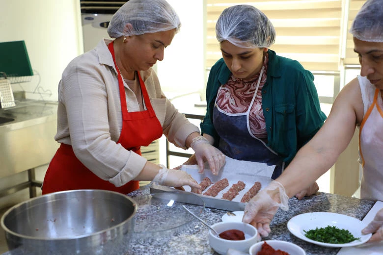 Gaziantep Mutfağı’nı  ATASEM’de öğreniyorlar