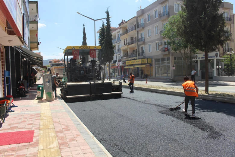 Antalya Büyükşehir Belediyesi’nden önce alt yapı sonra asfalt çalışması