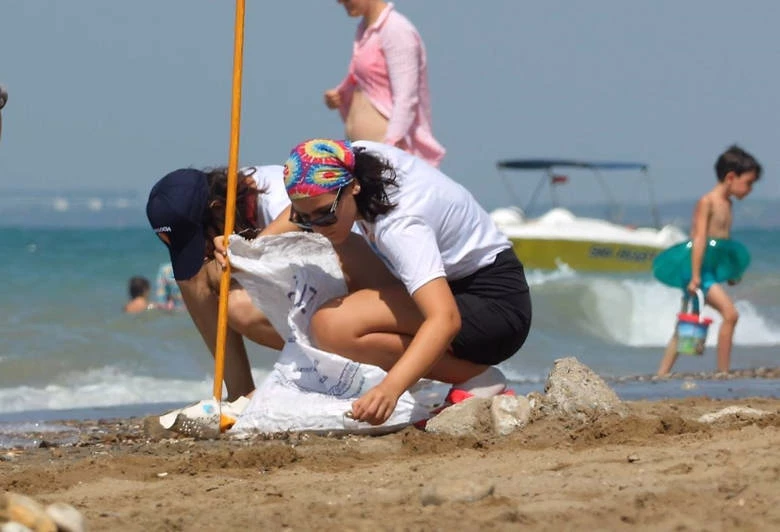 “Plastiksiz Kıyılar, Plastiksiz Sular” Projesi’nin  ikinci etkinliği Belek Halk Plajı’nda gerçekleşti