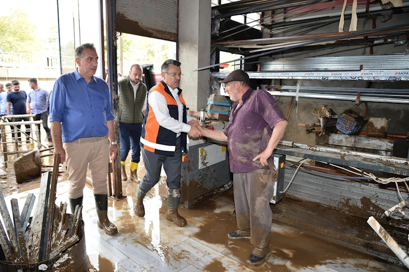 BAŞKAN GENÇ SEL BÖLGESİNDEKİ SON DURUMU AÇIKLADI