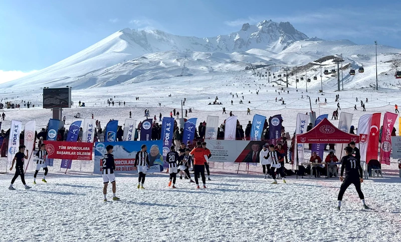 Erciyes’te Kar Ragbi Türkiye Şampiyonası Heyecanı Başladı