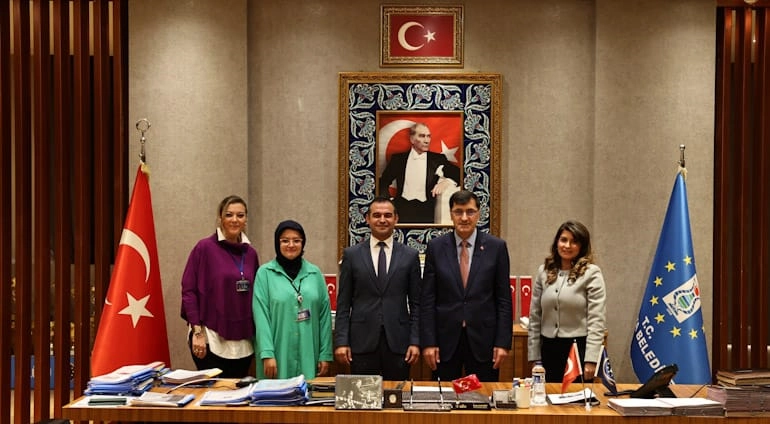 Kütahya Belediye Başkanı Eyüp Kahveci, Kadın Girişimciliği İçin Mikro Kredi Çalışmalarını Değerlendirdi