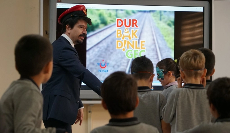 30 Bin Öğrenciye Hemzemin Geçit Güvenliği Eğitimi Verildi