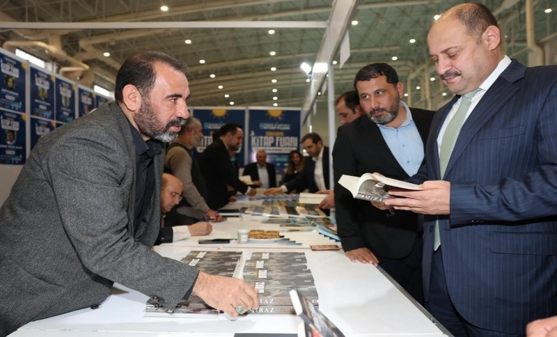 8. Şanlıurfa Kitap Fuarı Ziyaretçilerini Ağırlamaya Başladı