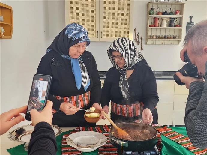 ÖKSÜZ HELVASI BAKANLIK YEMEK KİTABINA GİRİYOR