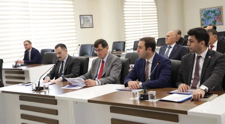 JEOTERMAL KAYNAKLARIN SÜRDÜRÜLEBİLİR YÖNETİMİ ELE ALINDI