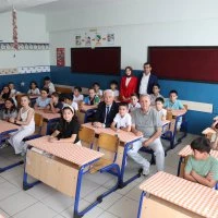 Başkan Bozbey, öğrencilerin karne sevincine ortak oldu