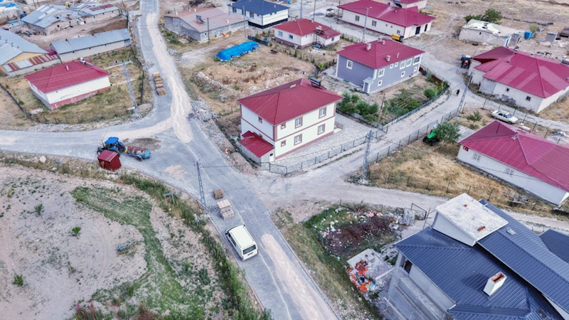 Elbistan Beyyurdu’nda Yollar Büyükşehirle Yenileniyor
