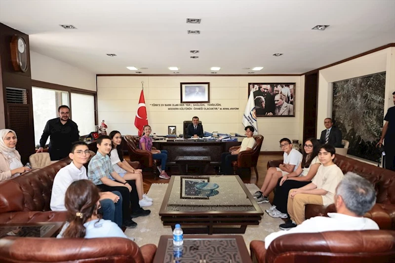 Başkan Çavuşoğlu LGS şampiyonlarını ağırladı