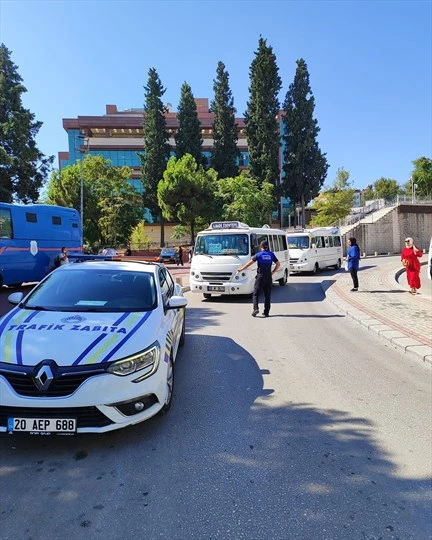 Zabıta, trafik ve yolcu konforu için sahada